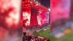 Salida digna de un clásico por la hinchada de Olympiacos