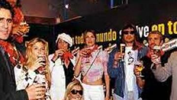 <b>Anuncio de TV San Miguel.</b> Después, en la presentación del anuncio publicitario de televisión de San Miguel, coincidió, cerveza en ristre, con Germán el Mono Burgos, Bibiana Fernández, Pablo Carbonell y Rossy de Palma, entre otros.