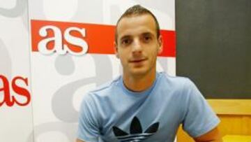 <b>EN AS. </b>Soldado visitó el Diario AS después de ser presentado por la mañana en Mestalla.