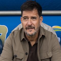 Pumas renueva contrato de Gustavo Lema como DT hasta 2026