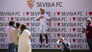 Rakitic, en su presentación.