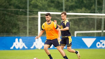 Pablo Vázquez junto a Barbero en un entrenamiento del Deportivo.