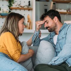 Si tu pareja te dice esto sobre su ex, la psicología avisa de que es “señal de alerta”