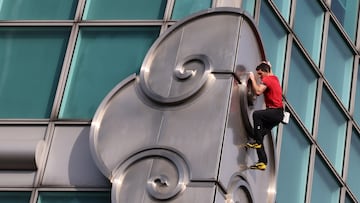 Alex Honnold wins another battle against death after climbing Taipei 101