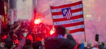 Las imágenes del impresionante recibimiento de la afición al Atlético