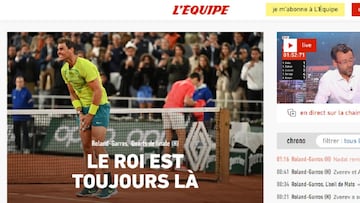 Portada de la edici&oacute;n digital de L&#039;&Eacute;quipe de este mi&eacute;rcoles 1 de junio tras la victoria de Rafa Nadal ante Novak Djokovic en los cuartos de final de Roland Garros con el titular &quot;El Rey sigue aqu&iacute;&quot;