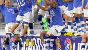 Los jugadores de la Real, celebrando el merecido ascenso