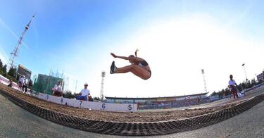 IAAF only clears Russian long jumper for Rio 2016