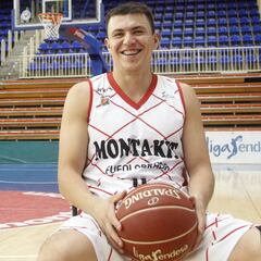 Cruz: “Vine a Europa, ya estoy en España y sí, sueño con la NBA”