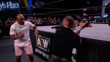 Tyson y su show en una pelea masiva de AEW: ¡dejó KO a su rival con un solo golpe!