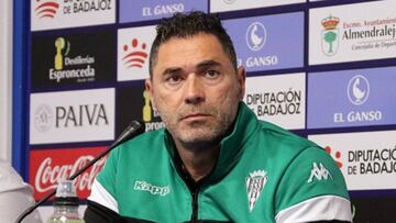 Rafa Navarro: "Si ganamos este domingo, empezaremos a ver las cosas de otra manera"