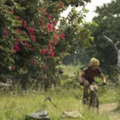 Tamayo atraviesa ríos para “honrar a la Titan Tropic Cuba”