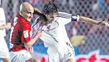 Por orden de Capello o por iniciativa propia, la verdad es que Raúl fue casi un defensa más.