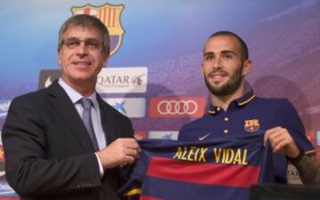 Aleix Vidal renuncia a jugar hasta enero para ser jugador del Barcelona.