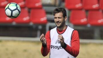 Franco 'Mudo' Vázquez, durante un entrenamiento con el Sevilla.