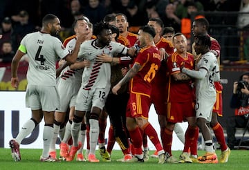 El Roma-Bayer Leverkusen no estuvo exento de tensi¨®n.