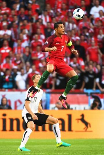 Cristiano Ronaldo y Florian Klein.