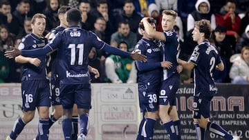 GRAFCVA6578. REQUENA, 01/11/2023.-El jugadores de la Real Sociedad celebran el gol marcado al CD Buñol durante el partido correspondiente a la Copa del Rey jugado en el estadio Tomás Berlanga de Requena, (Valencia) .EFE/ Ana Escobar
