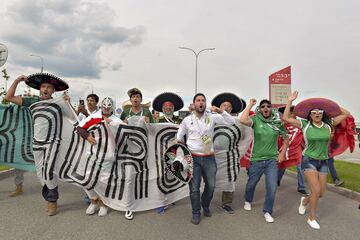 En 20 imágenes, el color y la pasión del México vs Rusia