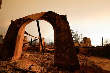 El campo de golf de Altadena fue uno de los lugares más dañados por los incendios. El 'course' y el 'clubhouse' fueron consumidos por el fuego.