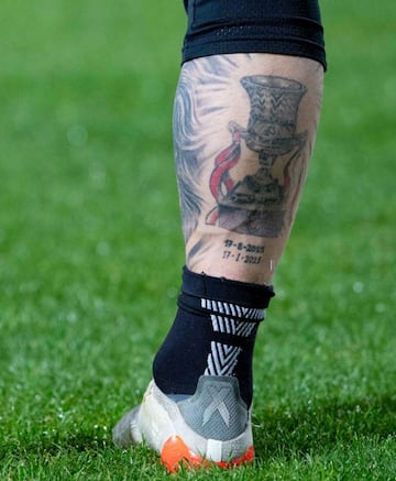 Muniain se ha tatuado una Supercopa y las fechas de las dos que ha ganado. ¿Llegará la tercera?