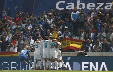 0-1. Marco Asensio celebró el primer gol marcado de penalti.