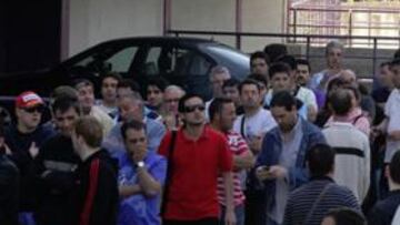 Colas en Zorrilla, ayer.