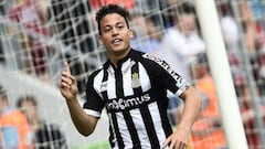 Benavente se desata en Bélgica y pide paso a Gareca
