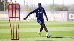 01/04/23 CADIZ CF ENTRENAMIENTO 
YOUBA DIARRA