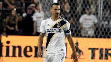 Seg&uacute;n el portal TuttioMercatoWeb, el delantero sueco Zlatan Iabrahimovic est&aacute; pensando seriamente quedarse con LA Galaxy, pues es su mejor oferta.