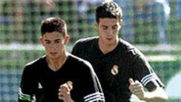 <B>MÁS PORTILLOS</B>. Los juveniles Tébar y Palencia entran en escena.