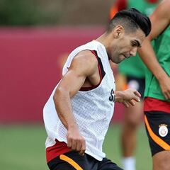 Galatasaray le pagaría a Falcao para que deje el club