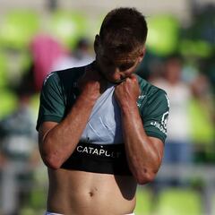 Santiago Wanderers lucha ante Palestino, pero no le alcanza