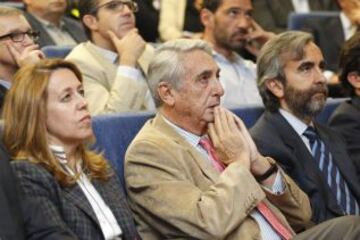 Ana Múñoz junto a Juan Martín Caño, vicepresidente de la FEB.