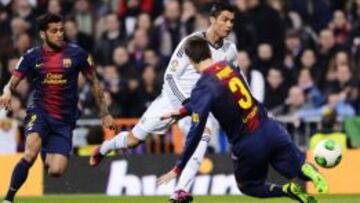 Cristiano regatea a Piqué