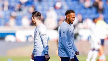 PARIS, FRANCE - NOVEMBER 13: Lionel Messi (L0 and Neymar Junior of Paris Saint Germain (R) warming up during the Ligue 1 match between Paris Saint-Germain and AJ Auxerre at Parc des Princes on November 13, 2022 in Paris, France. (Photo by Antonio Borga/Eurasia Sport Images/Getty Images)