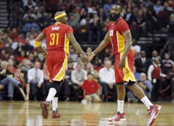 Jason Terry y James Harden.