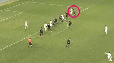 Inaudito: en el primer penalti pitado por vídeo había offside