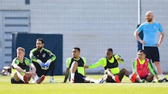 Claudio Bravo volvió a entrenar en Manchester City