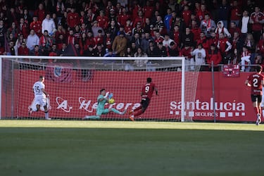 Aprobados y suspensos del Ceuta: San Pedro López cierra la puerta y se gana el cielo