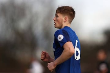 Lewis Gibson, central del Everton Sub 23 y que podr&iacute;a subir al primer equipo la siguiente temporada.