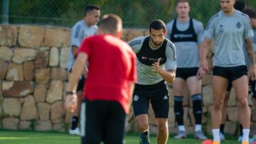 El Real Valladolid tiene dificultades con los centrales para el partido ante el Elche.