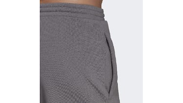 El clásico chándal de Adidas sorprende en Amazon: 39% de descuento y es ideal para renovar el armario