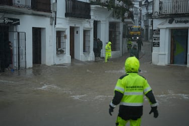 Estragos de la borrasca Leonardo a su paso por Grazalema, Cádiz.