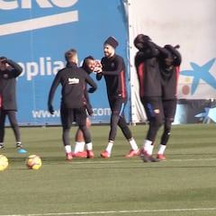 El caño de Suárez a Piqué por el que Denis se llevó un 'collejón'