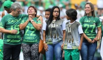 Emotivo homenaje a las víctimas del accidente aéreo de Chapecoense 