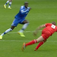 Seis años del resbalón de Gerrard con otra Premier en vilo para el Liverpool