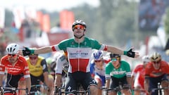 Viviani ya tiene su doblete y Simon Yates salva un pinchazo