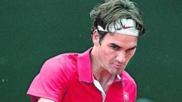 <b>FEDERER, PENDIENTE DE PAPÁ WAWRINKA</b> Roger Federer avanzó la posibilidad de integrarse en el equipo suizo para la primera eliminatoria de Davis, porque en marzo, el número dos suizo, Stanislas Wawrinka, espera ser padre y ya ha planteado su renuncia. Pero a Federer no le gusta ir a tierra batida en plena temporada de pista dura.