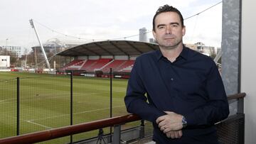 Overmars negocia para irse del Ajax: ?se acerca al Bar?a?